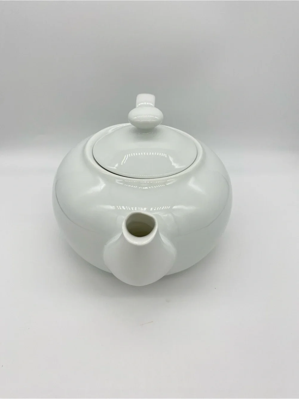 Classic White Ceramic Teapot with Lid Farmhouse Cottage Kitchen Tea Pot